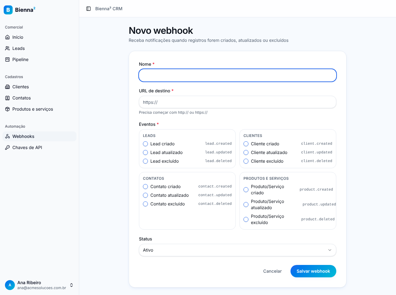 Formulário Novo webhook com os campos Nome, URL de destino, Eventos agrupados por Leads, Clientes, Contatos e Produtos e serviços, e Status